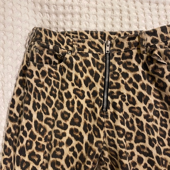 Leopard print pants!! - Picture 2 of 2